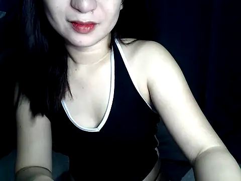 Snapshot of Mia_2022 chatting on 05/19/26, 03:29 Mia 2022 online show from 05/19/26, 03:29