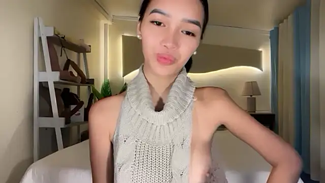 Snapshot of _caroline69 chatting on 10/24/25, 02:52 caroline69 online show from 10/24/25, 02:52