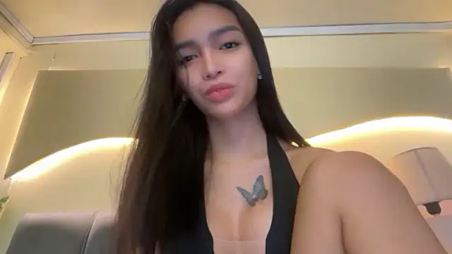 Snapshot of _caroline69 chatting on 11/18/25, 12:38 caroline69 online show from 11/18/25, 12:38