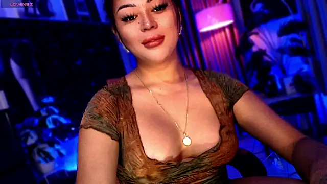 Snapshot of Thalia_Cambridge chatting on 10/23/25, 02:55 Thalia Cambridge online show from 10/23/25, 02:55