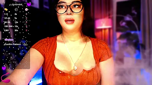 Snapshot of Thalia_Cambridge chatting on 11/02/25, 11:07 Thalia Cambridge online show from 11/02/25, 11:07