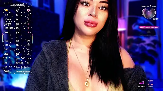 Snapshot of Thalia_Cambridge chatting on 11/19/25, 10:21 Thalia Cambridge online show from 11/19/25, 10:21