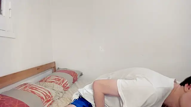 Snapshot of kanatoj chatting on 11/13/25, 01:26 kanatoj online show from 11/13/25, 01:26