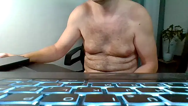 Snapshot of Horney_boy86 chatting on 09/12/25, 11:04 Horney boy86 online show from 09/12/25, 11:04