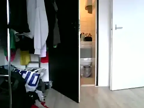 Snapshot of Ebonygirlx chatting on 12/28/24, 12:24 Ebonygirlx online show from 12/28/24, 12:24