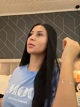 EmyLaveau online show from 03/04/25, 05:42