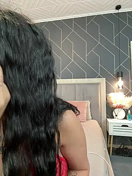 EmyLaveau online show from 03/05/25, 06:23