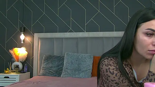 EmyLaveau online show from 04/10/26, 05:23