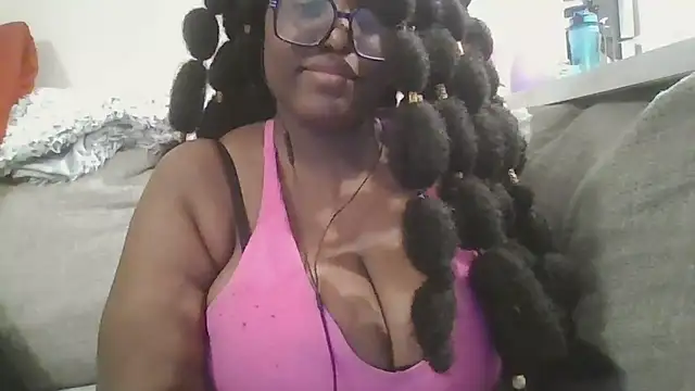 Snapshot of MissCC99 chatting on 11/04/25, 03:05 MissCC99 online show from 11/04/25, 03:05