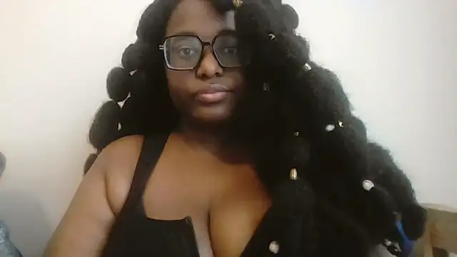 Snapshot of MissCC99 chatting on 11/18/25, 05:17 MissCC99 online show from 11/18/25, 05:17