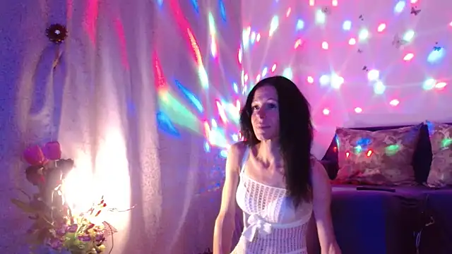 Snapshot of ElysaSun chatting on 09/13/25, 05:46 ElysaSun online show from 09/13/25, 05:46