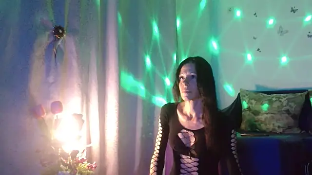 Snapshot of ElysaSun chatting on 10/01/25, 05:19 ElysaSun online show from 10/01/25, 05:19