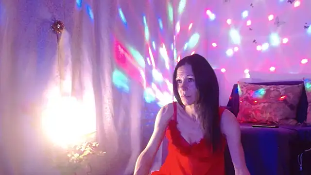 Snapshot of ElysaSun chatting on 11/05/25, 08:31 ElysaSun online show from 11/05/25, 08:31