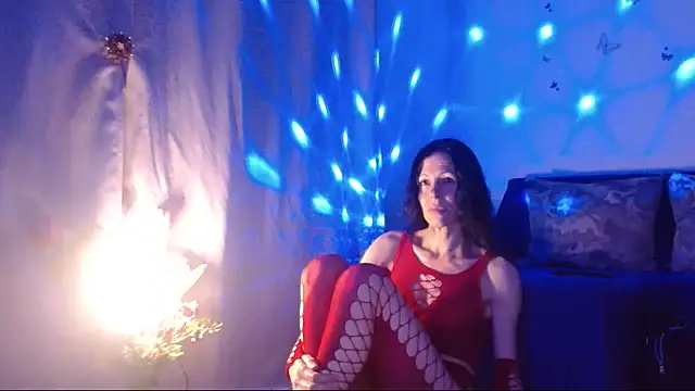 Snapshot of ElysaSun chatting on 11/26/25, 07:26 ElysaSun online show from 11/26/25, 07:26