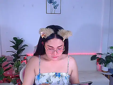 Snapshot of plysaithailand chatting on 09/21/25, 04:36 plysaithailand online show from 09/21/25, 04:36