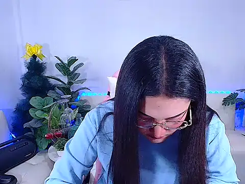 Snapshot of plysaithailand chatting on 11/28/25, 07:55 plysaithailand online show from 11/28/25, 07:55