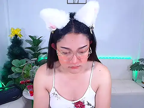 Snapshot of plysaithailand chatting on 12/16/25, 11:10 plysaithailand online show from 12/16/25, 11:10