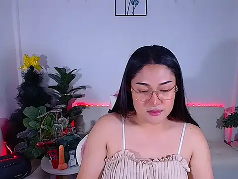 Snapshot of plysaithailand chatting on 12/21/25, 08:10 plysaithailand online show from 12/21/25, 08:10