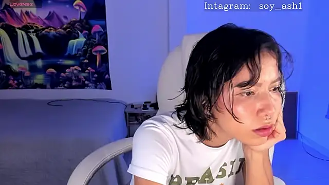 Snapshot of Ashlleycam_ chatting on 02/12/25, 01:52 Ashlleycam  online show from 02/12/25, 01:52