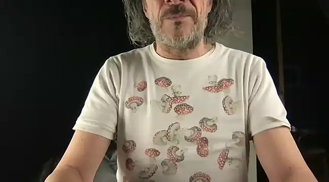 Snapshot of GioApri chatting on 02/23/25, 11:47 GioApri online show from 02/23/25, 11:47