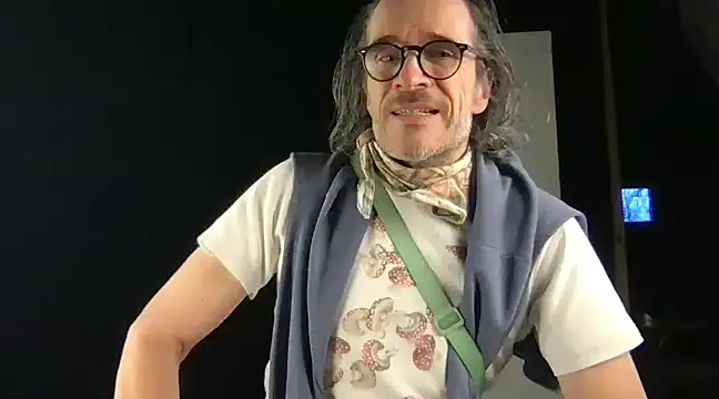 Snapshot of GioApri chatting on 02/27/25, 04:53 GioApri online show from 02/27/25, 04:53