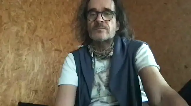 Snapshot of GioApri chatting on 02/28/25, 03:15 GioApri online show from 02/28/25, 03:15