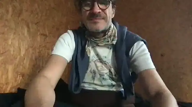 Snapshot of GioApri chatting on 03/01/25, 03:38 GioApri online show from 03/01/25, 03:38