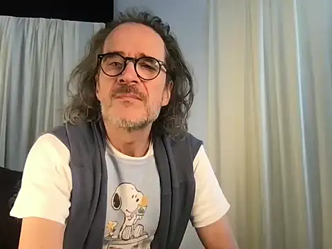 Snapshot of GioApri chatting on 09/16/25, 09:10 GioApri online show from 09/16/25, 09:10