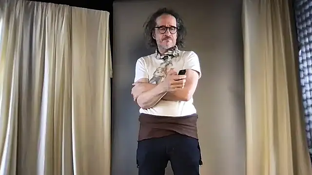 Snapshot of GioApri chatting on 01/15/26, 06:22 GioApri online show from 01/15/26, 06:22