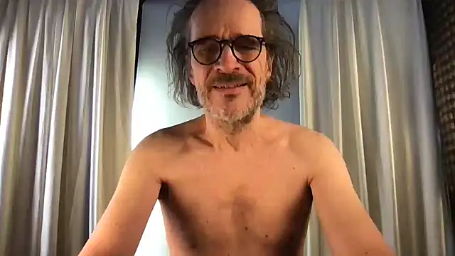 Snapshot of GioApri chatting on 02/01/26, 12:37 GioApri online show from 02/01/26, 12:37