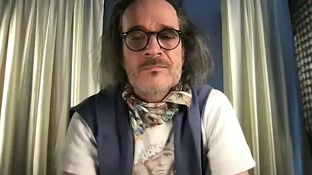 Snapshot of GioApri chatting on 02/20/26, 01:33 GioApri online show from 02/20/26, 01:33