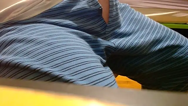 Snapshot of fuckmechuck chatting on 10/13/25, 11:10 fuckmechuck online show from 10/13/25, 11:10