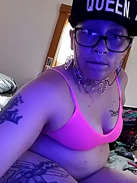 Sluttycatwomen online show from 03/17/26, 10:02