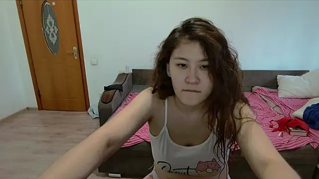 Snapshot of Riz_girl chatting on 10/26/25, 10:54 Riz girl online show from 10/26/25, 10:54