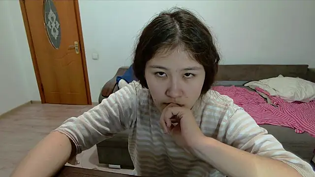 Snapshot of Riz_girl chatting on 10/27/25, 01:15 Riz girl online show from 10/27/25, 01:15