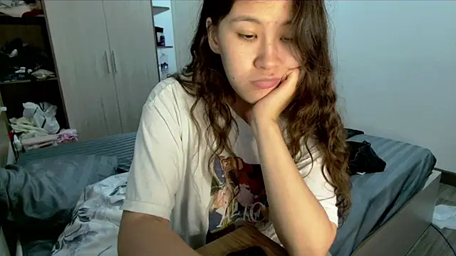 Riz girl online show from 08/05/26, 04:10