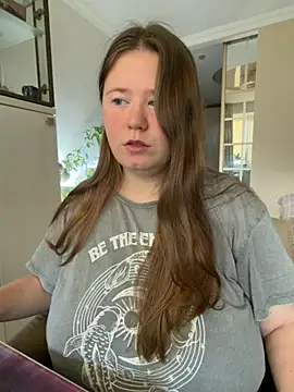 remirann  online show from 10/21/25, 05:41