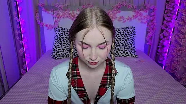 LilyStarlight online show from 04/13/26, 03:23