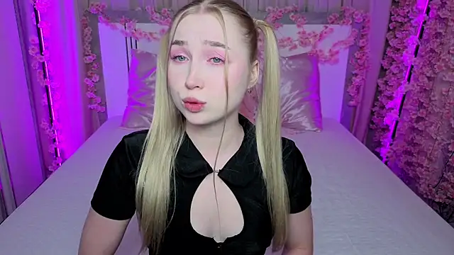 LilyStarlight online show from 06/13/26, 04:21