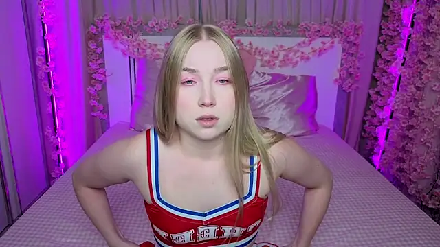 LilyStarlight online show from 06/16/26, 03:42