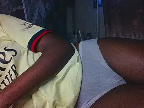Snapshot of FatAss_baby chatting on 10/25/25, 03:03 FatAss baby online show from 10/25/25, 03:03