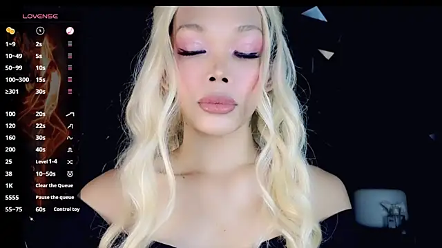 Snapshot of sugar_bbyxx chatting on 11/07/25, 04:23 sugar bbyxx online show from 11/07/25, 04:23