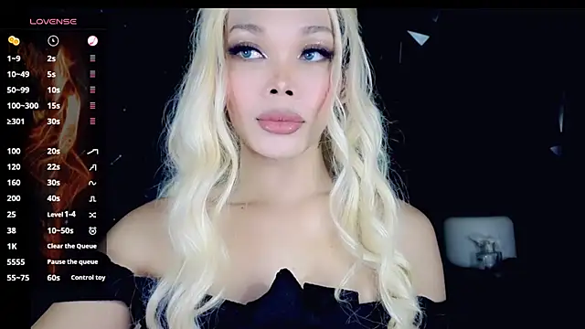 Snapshot of sugar_bbyxx chatting on 11/11/25, 05:18 sugar bbyxx online show from 11/11/25, 05:18