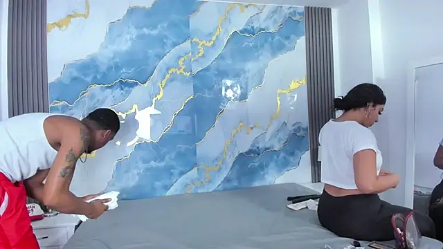 Kylieandjhonny online show from 11/15/25, 09:32