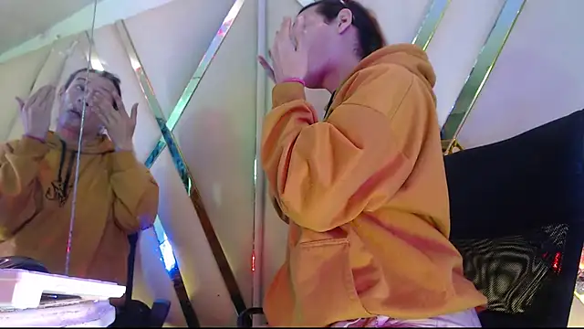 StefyFerrer online show from 10/26/25, 02:39