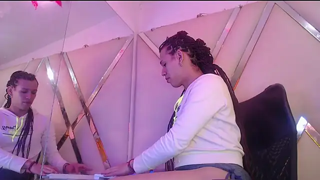 StefyFerrer online show from 11/28/25, 02:03