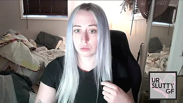 ursluttygf online show from 11/14/25, 10:07