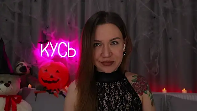  LadyMargo  online show from 10/28/25, 10:23
