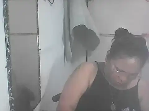 hotwet mama4uxx online show from 03/06/25, 08:30