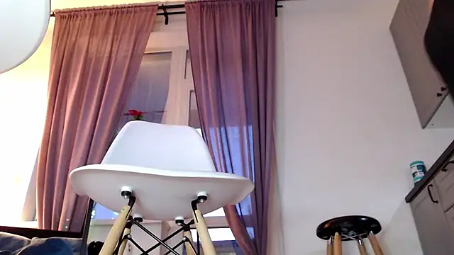 Snapshot of MadameKatrina chatting on 12/31/24, 06:48 MadameKatrina online show from 12/31/24, 06:48